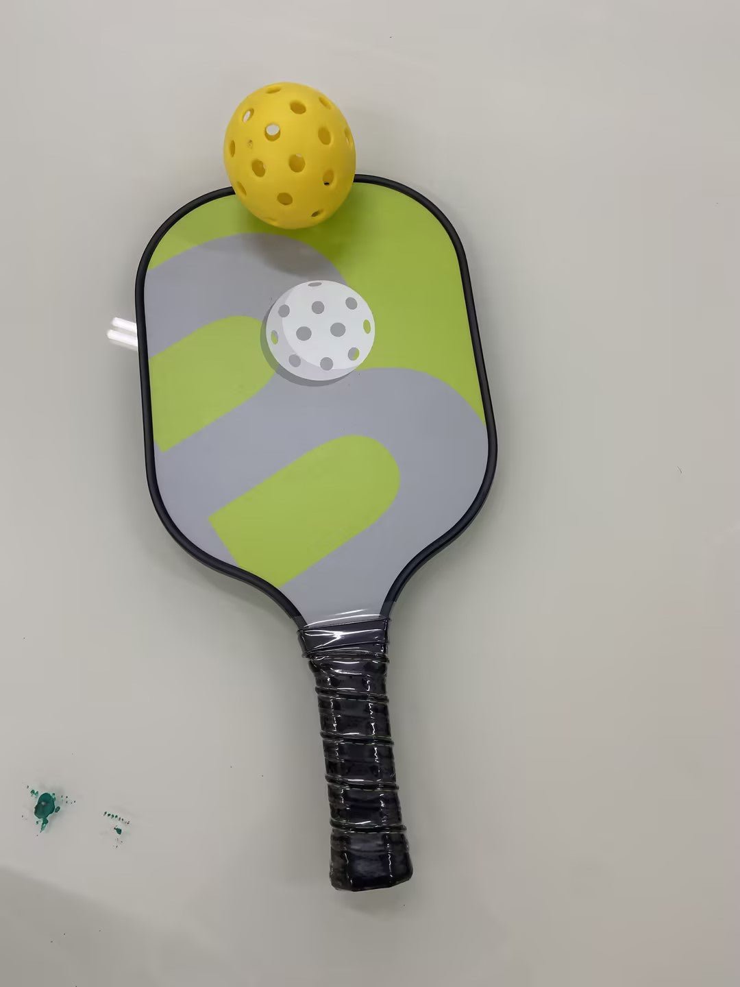 Pickleball Paddle (Set of 2, 4 Pickleballs) Polypropylene